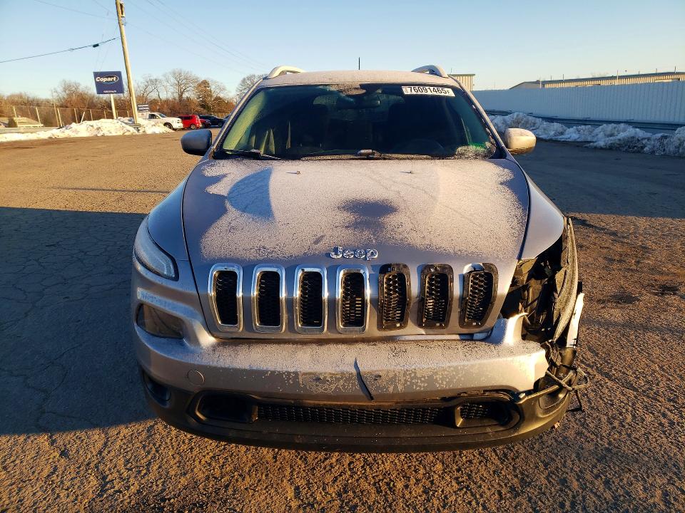 Photo 5 from auction – 2017 JEEP CHEROKEE with VIN 1C4PJMCBXHW638412