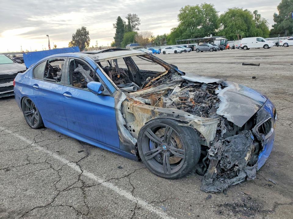 Photo 4 from auction – 2014 BMW M5 with VIN WBSFV9C53ED593952