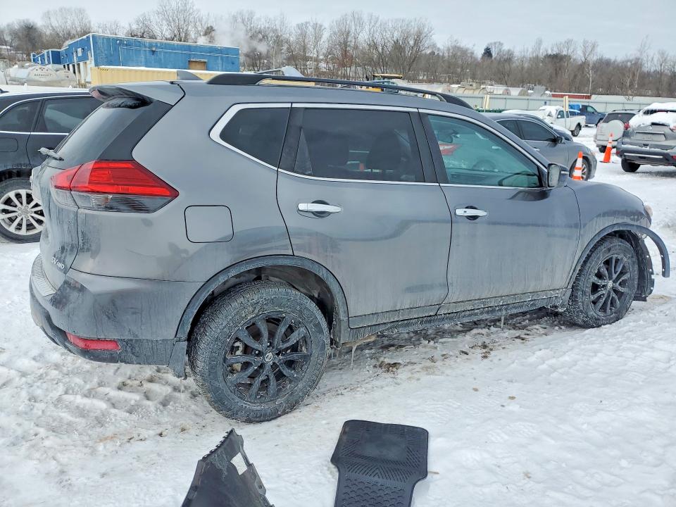 Photo 3 from auction – 2017 NISSAN ROGUE SV with VIN 5N1AT2MV6HC816049