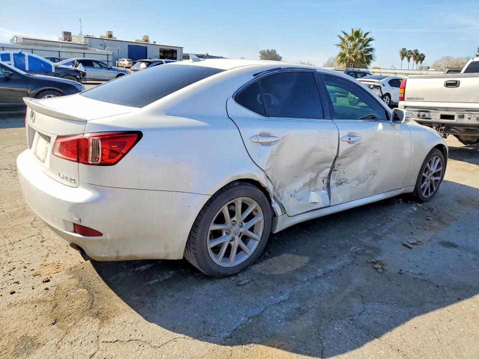 Photo 3 from auction – 2013 LEXUS IS with VIN JTHBF5C24D5188983