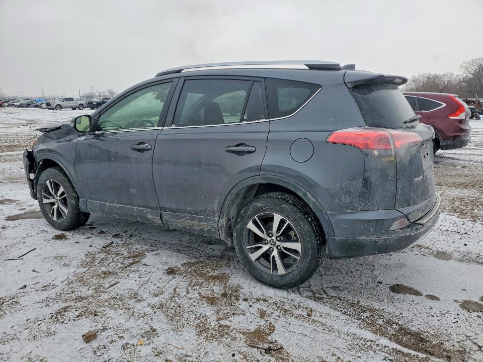Photo 2 from auction – 2017 TOYOTA RAV4 XLE with VIN JTMRFREV8HJ123386