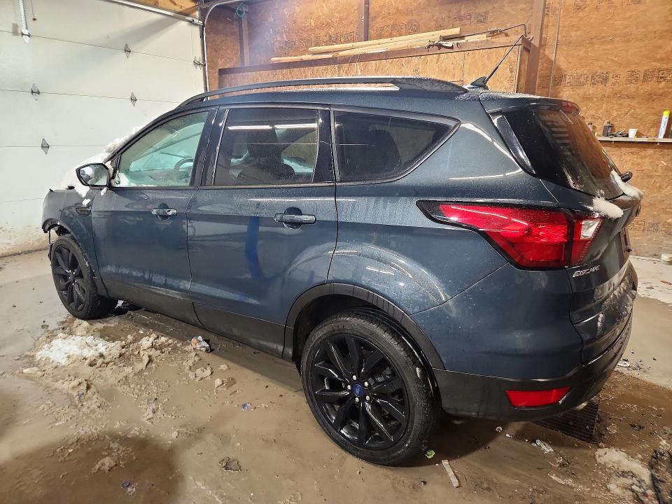 Photo 2 from auction – 2019 FORD ESCAPE with VIN 1FMCU9GD9KUB76129