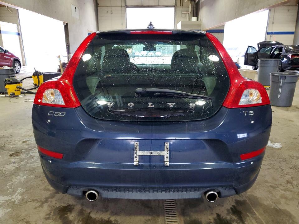 Photo 6 from auction – 2012 VOLVO C30 with VIN YV1672MK8C2269945