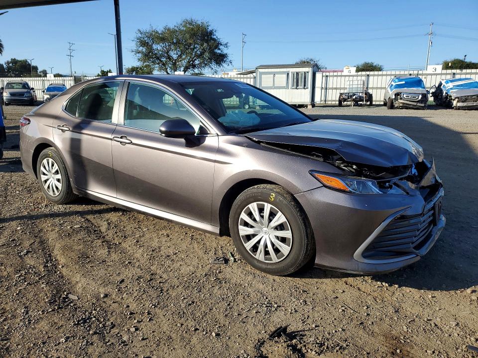 صورة رقم 4 من المزاد - 2022 TOYOTA CAMRY LE مع VIN 4T1C31AK5NU592016
