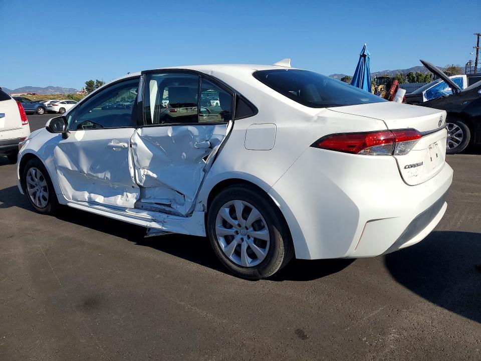 Photo 2 from auction – 2022 TOYOTA COROLLA LE with VIN 5YFEPMAE0NP367089