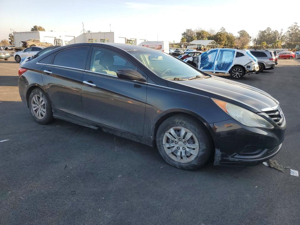 Photo 4 from auction – 2013 HYUNDAI SONATA GLS with VIN 5NPEB4AC4DH509338