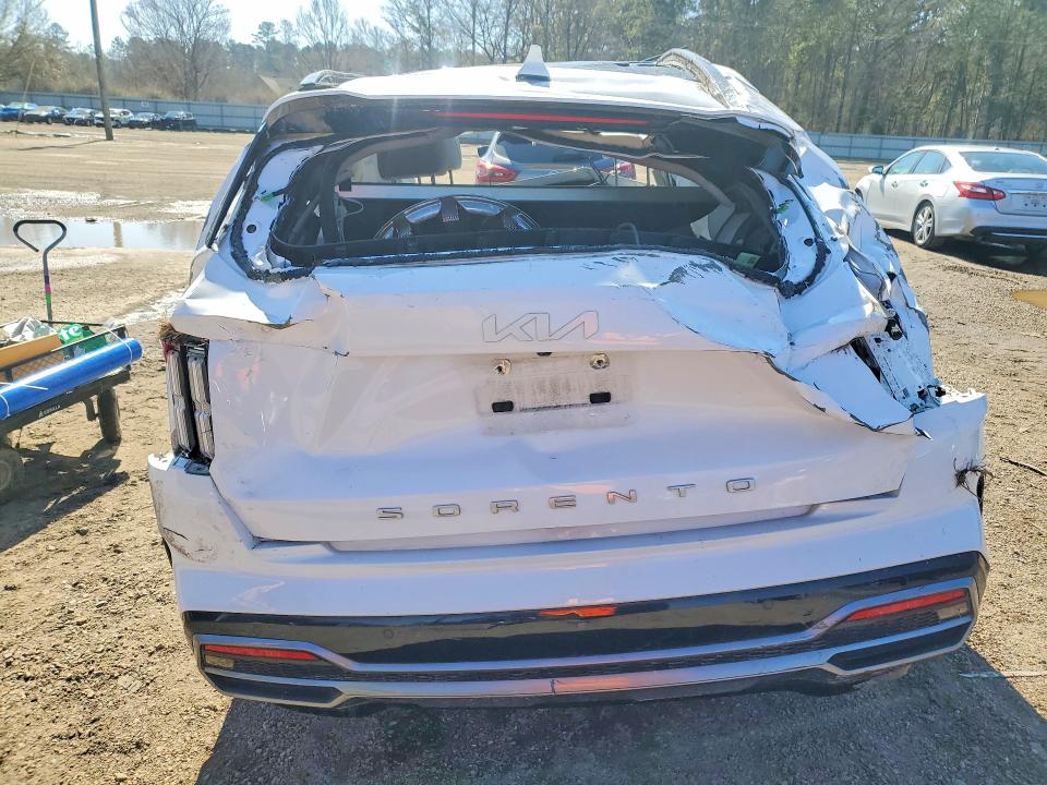 Photo 6 from auction – 2022 KIA SORENTO with VIN 5XYRK4LF5NG120984