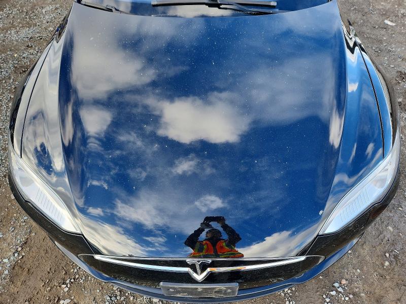 Photo 11 from auction – 2016 TESLA MODEL S with VIN 5YJSA1E14GF132770