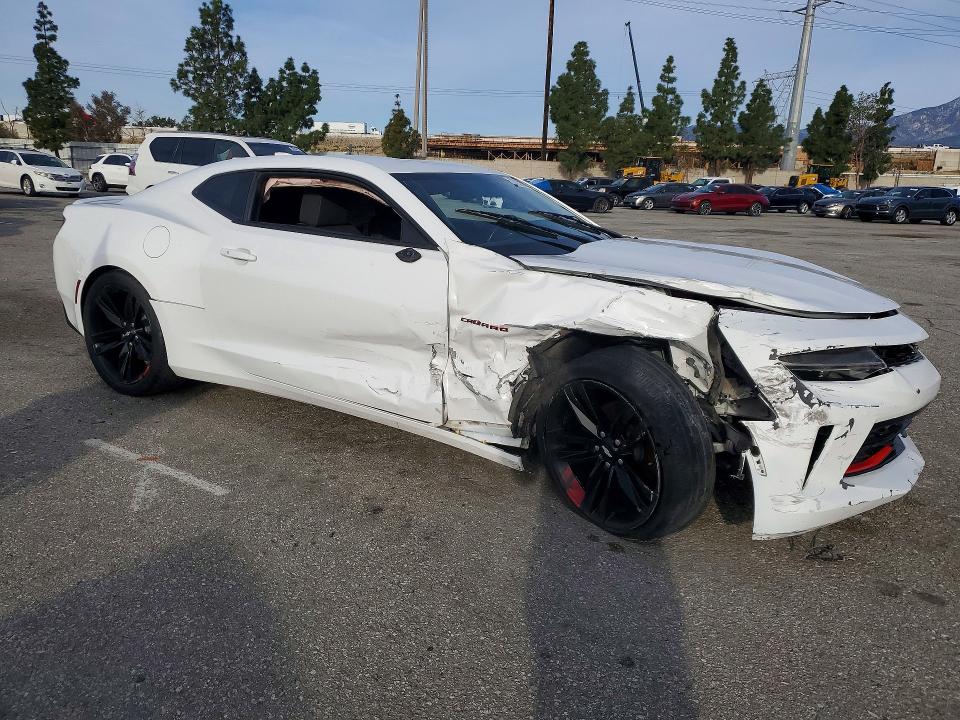 Photo 4 from auction – 2018 CHEVROLET CAMARO with VIN 1G1FB1RS3J0135126