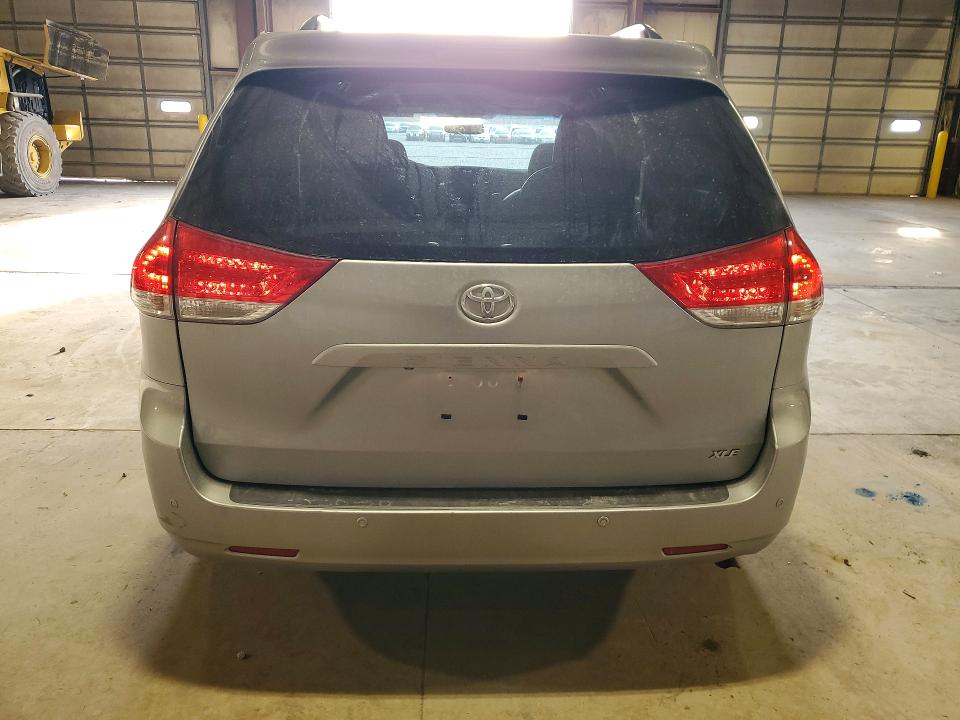 Photo 6 from auction – 2013 TOYOTA SIENNA with VIN 5TDYK3DC7DS367595