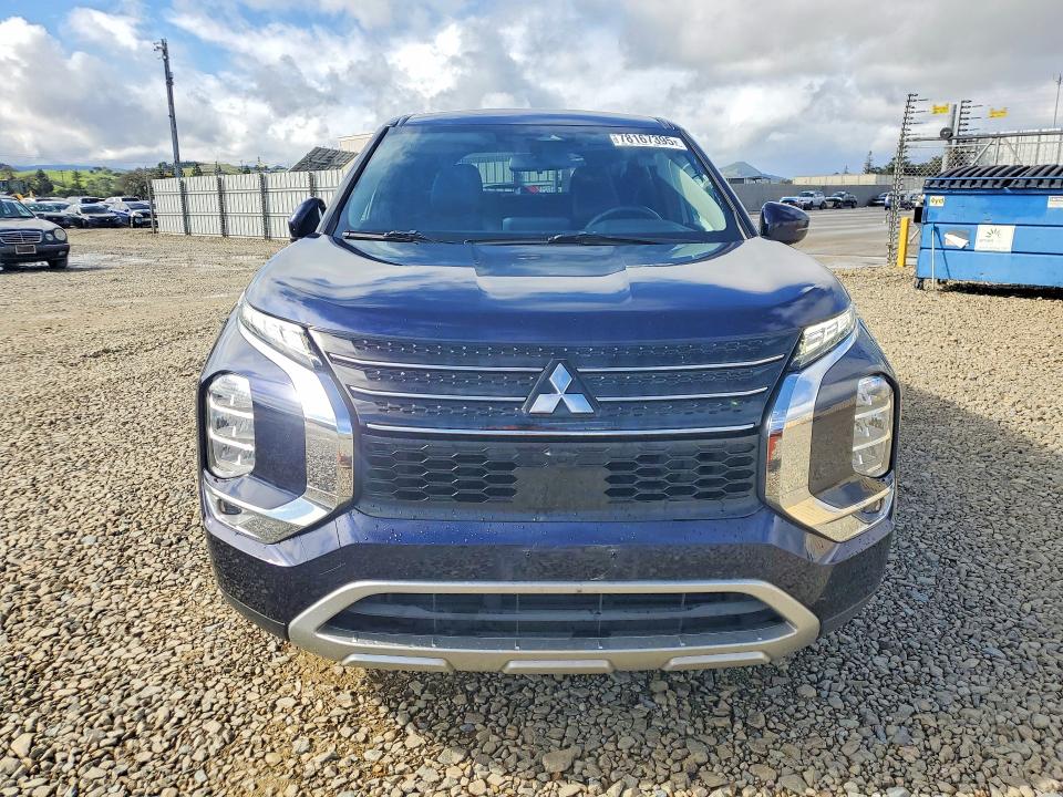 Photo 5 from auction – 2023 MITSUBISHI OUTLANDER with VIN JA4J3UA82PZ026672