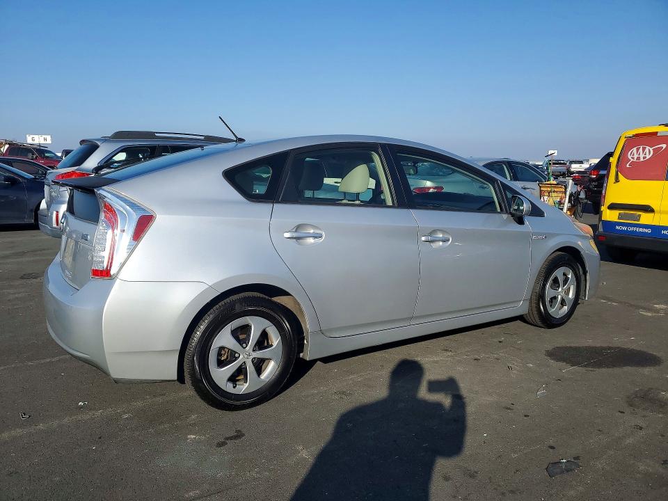 Photo 3 from auction – 2013 TOYOTA PRIUS with VIN JTDKN3DU8D5626154