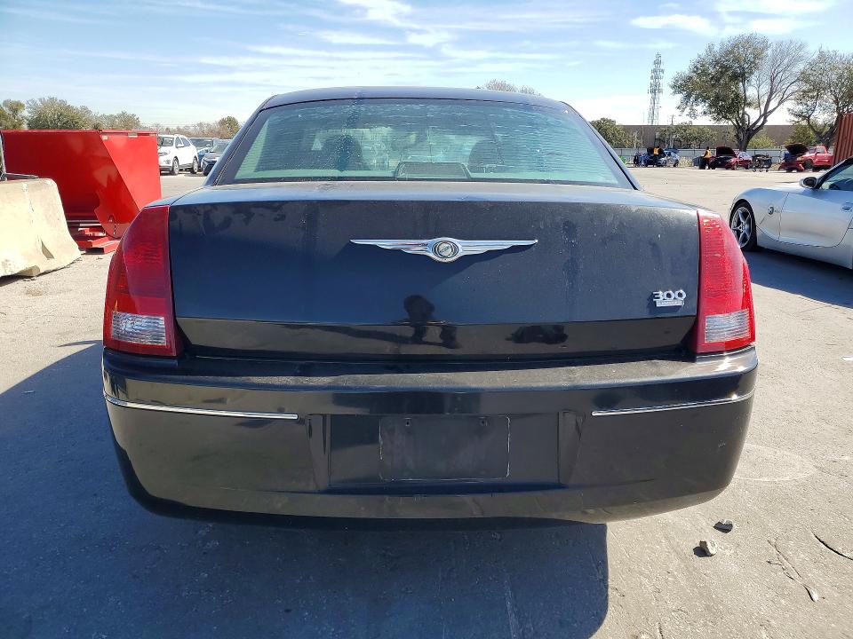 Photo 6 from auction – 2005 CHRYSLER 300 TOURIN with VIN 2C3JA53G75H667677