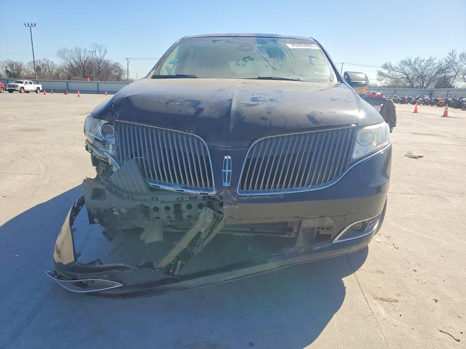Photo 5 from auction – 2015 LINCOLN MKT with VIN 2LMHJ5FK5FBL01490