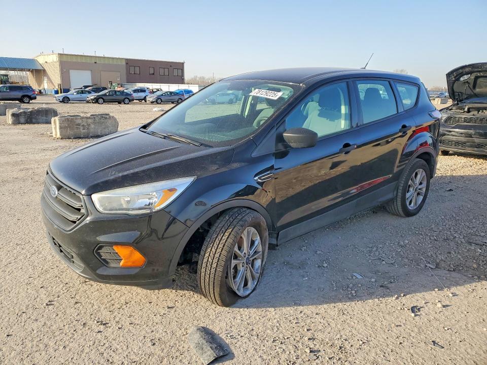 FORD ESCAPE 2017 with VIN 1FMCU0F7XHUB42961 - Photo from auction