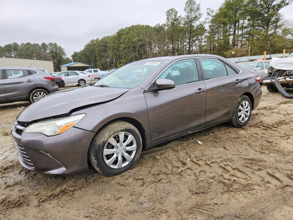 TOYOTA CAMRY 2016 with VIN 4T4BF1FKXGR527604 - Photo from auction