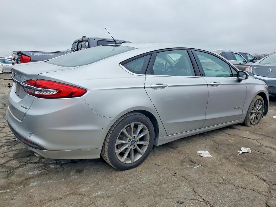 Photo 3 from auction – 2017 FORD FUSION with VIN 3FA6P0UU1HR208196