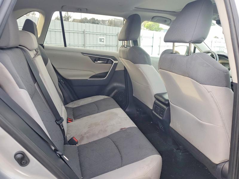 Photo 10 from auction – 2019 TOYOTA RAV4 XLE with VIN 2T3P1RFV2KW070035