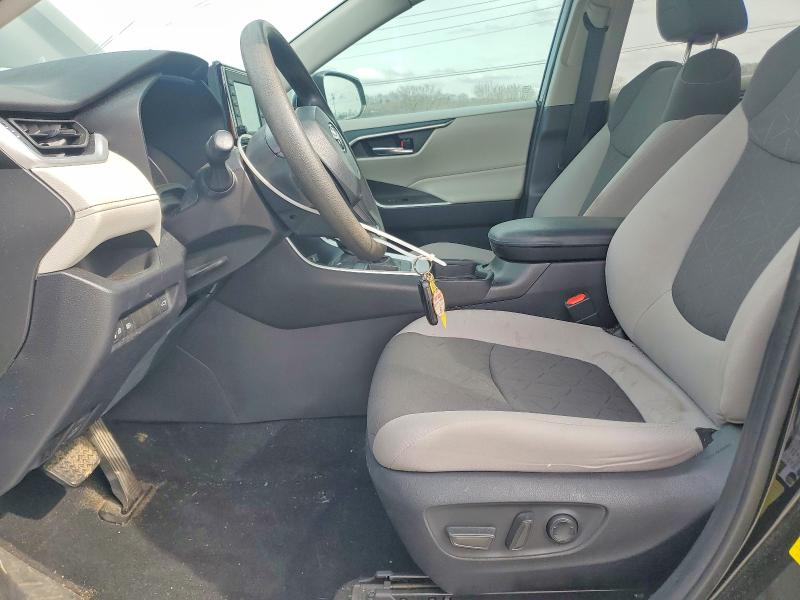 Photo 7 from auction – 2021 TOYOTA RAV4 with VIN 2T3W1RFV3MC086857