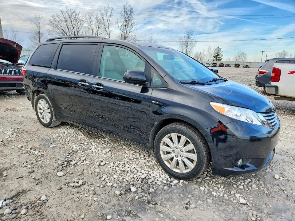 Photo 4 from auction – 2017 TOYOTA SIENNA with VIN 5TDDZ3DC9HS165499