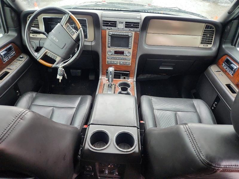 Photo 8 from auction – 2014 LINCOLN NAVIGATOR with VIN 5LMJJ2H53EEL02835