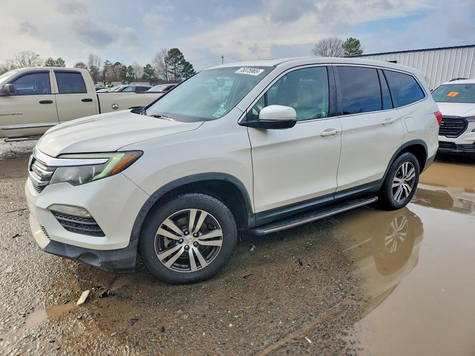 HONDA PILOT 2017 with VIN 5FNYF5H56HB002332 - Photo from auction