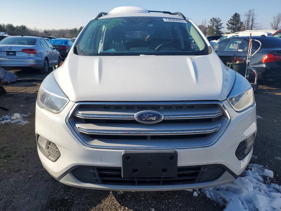 Photo 5 from auction – 2018 FORD ESCAPE with VIN 1FMCU0GD7JUD38804