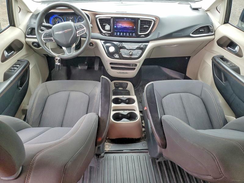 Photo 8 from auction – 2017 CHRYSLER PACIFICA with VIN 2C4RC1DG2HR502408