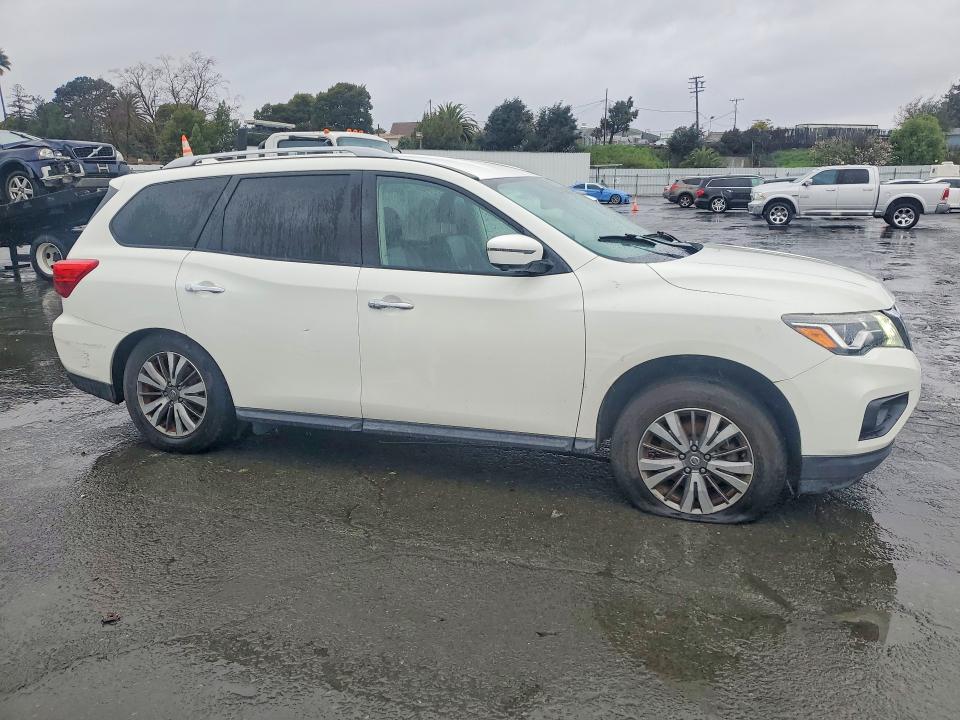 Photo 4 from auction – 2019 NISSAN PATHFINDER with VIN 5N1DR2MN6KC603881