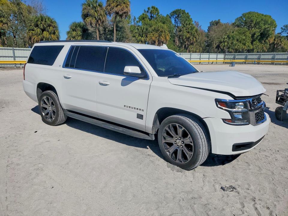 Photo 4 from auction – 2017 CHEVROLET SUBURBAN with VIN 1GNSCHKC5HR344671