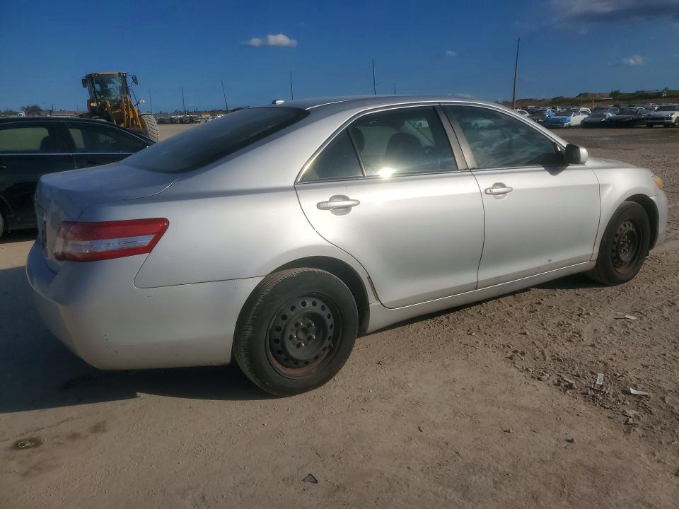 صورة رقم 3 من المزاد - 2011 TOYOTA CAMRY مع VIN 4T1BF3EK1BU662292