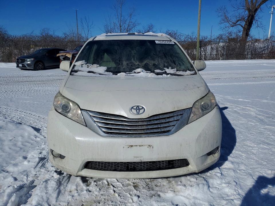 Photo 5 from auction – 2011 TOYOTA SIENNA XLE with VIN 5TDDK3DC3BS010085