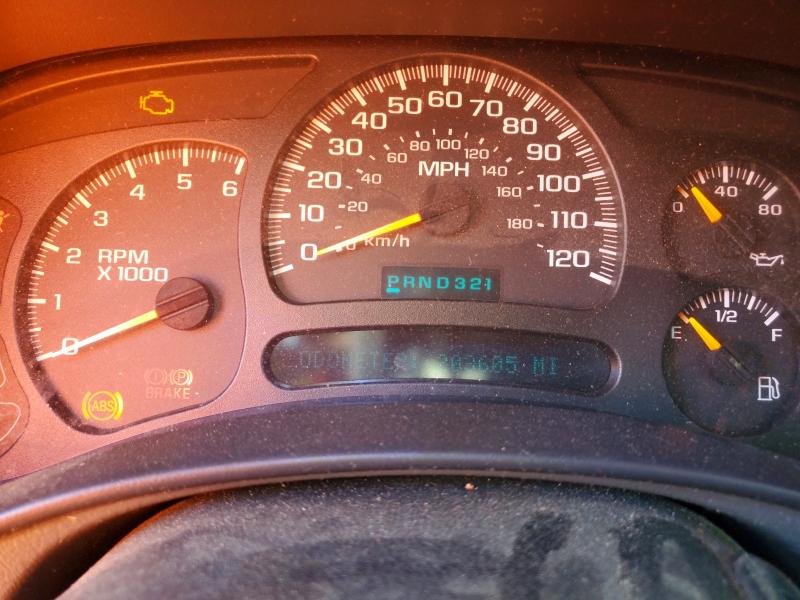 Photo 9 from auction – 2004 CHEVROLET AVALANCHE with VIN 3GNEK12TX4G338690