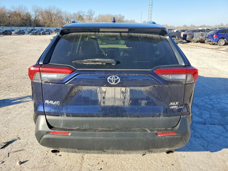Photo 6 from auction – 2019 TOYOTA RAV4 with VIN JTMP1RFVXKD028774