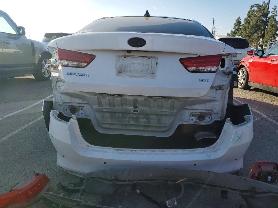 Photo 6 from auction – 2016 KIA OPTIMA with VIN 5XXGU4L31GG042198
