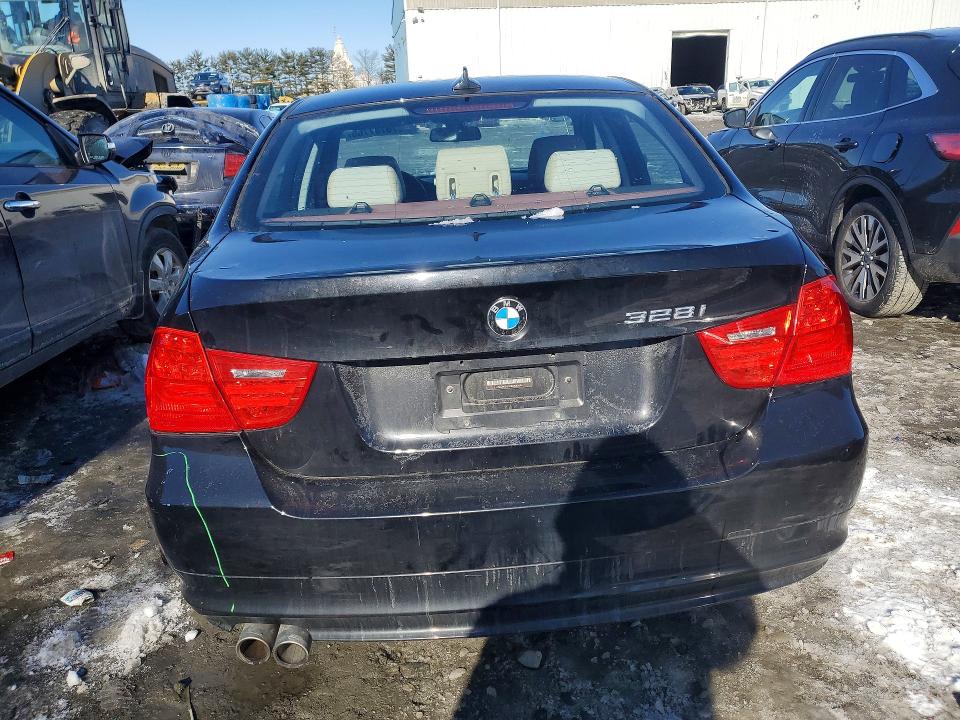 Photo 6 from auction – 2011 BMW 328 XI SUL with VIN WBAPK5G59BNN80696