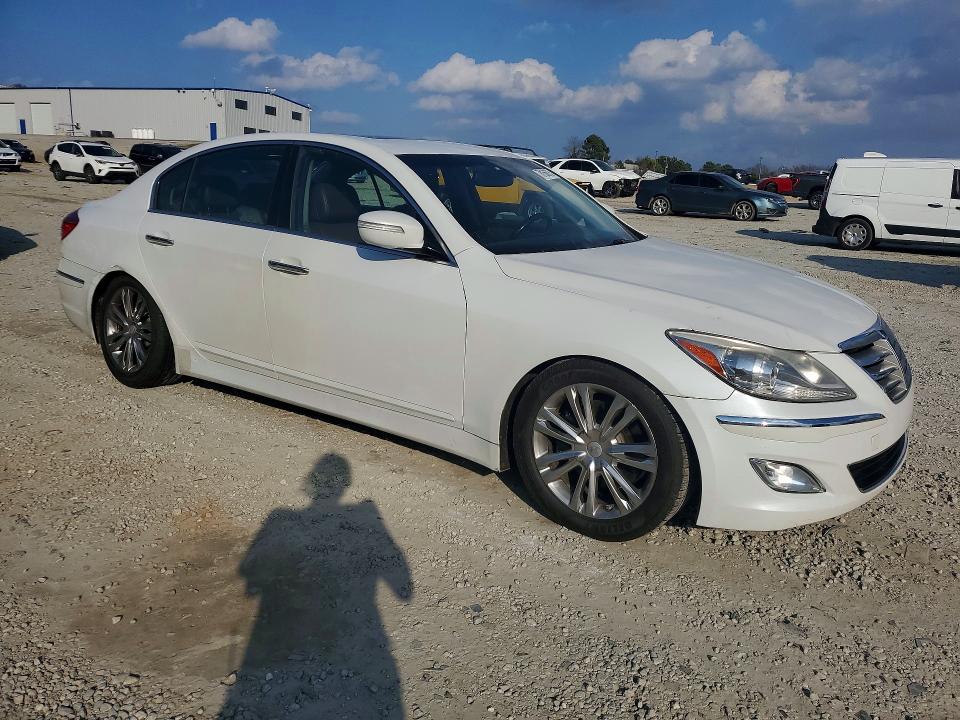 Photo 4 from auction – 2012 HYUNDAI GENESIS with VIN KMHGC4DD2CU196719