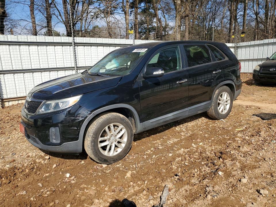 KIA SORENTO 2015 with VIN 5XYKT3A60FG645044 - Photo from auction