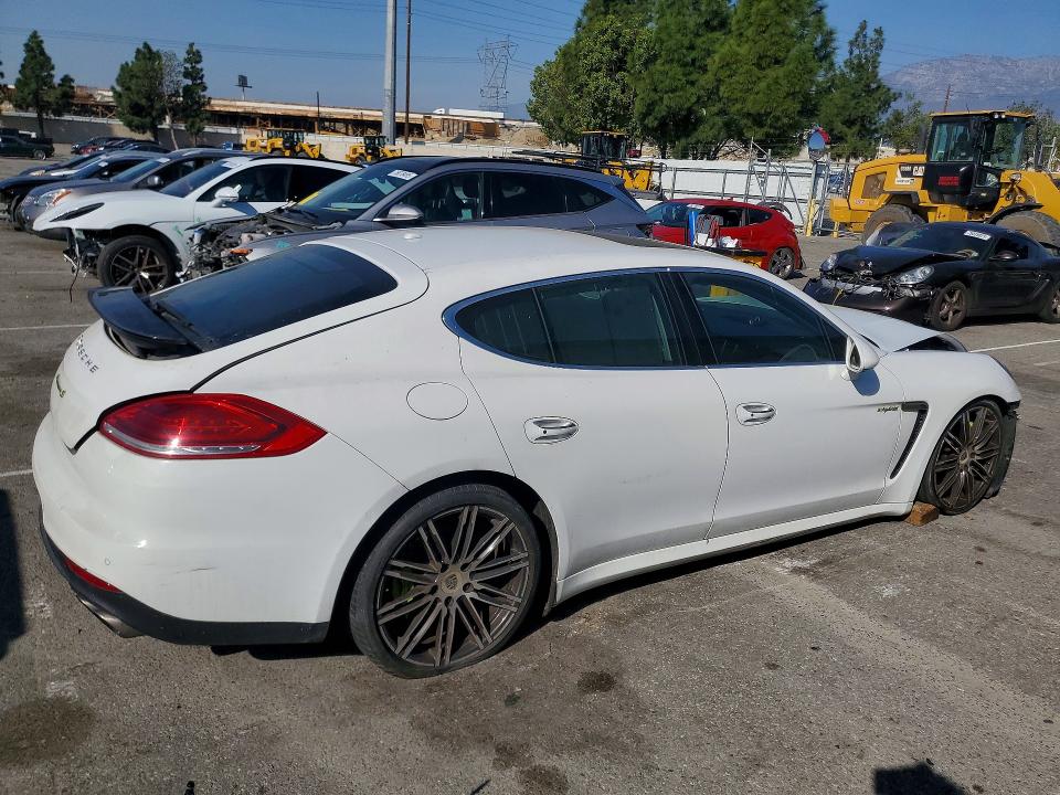 Photo 3 from auction – 2016 PORSCHE PANAMERA with VIN WP0AD2A76GL040558