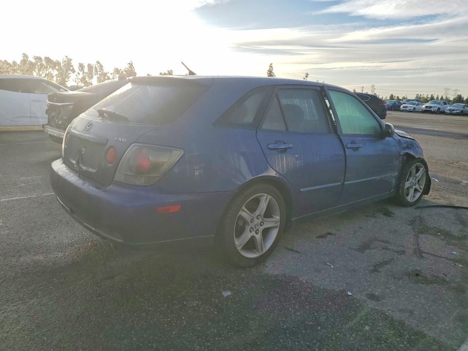 Photo 3 from auction – 2002 LEXUS IS 300 SPO with VIN JTHED192820036461