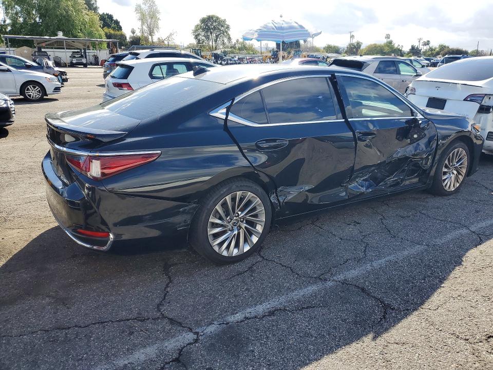 Photo 3 from auction – 2023 LEXUS ES with VIN 58AEA1C15PU033032