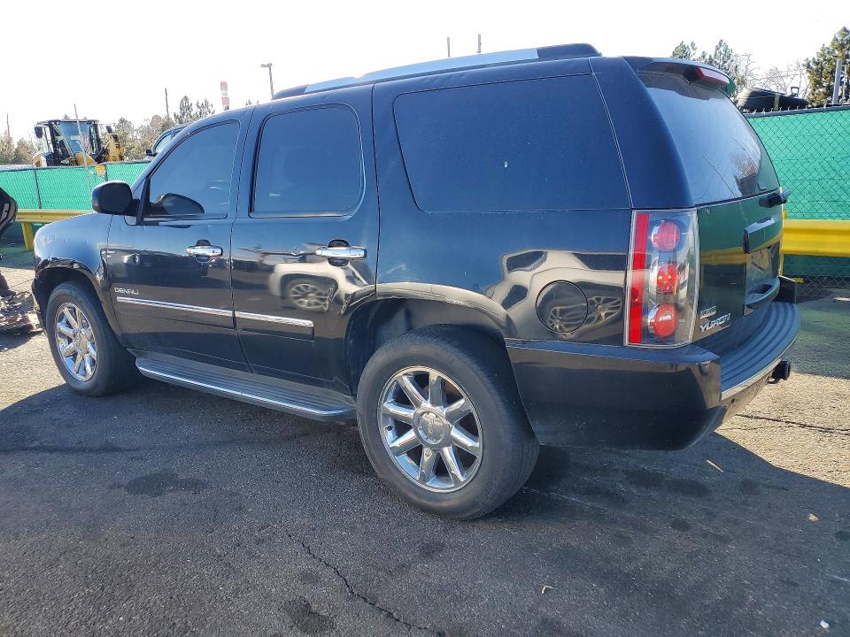 Photo 2 from auction – 2010 GMC YUKON DENA with VIN 1GKUKEEF4AR181434