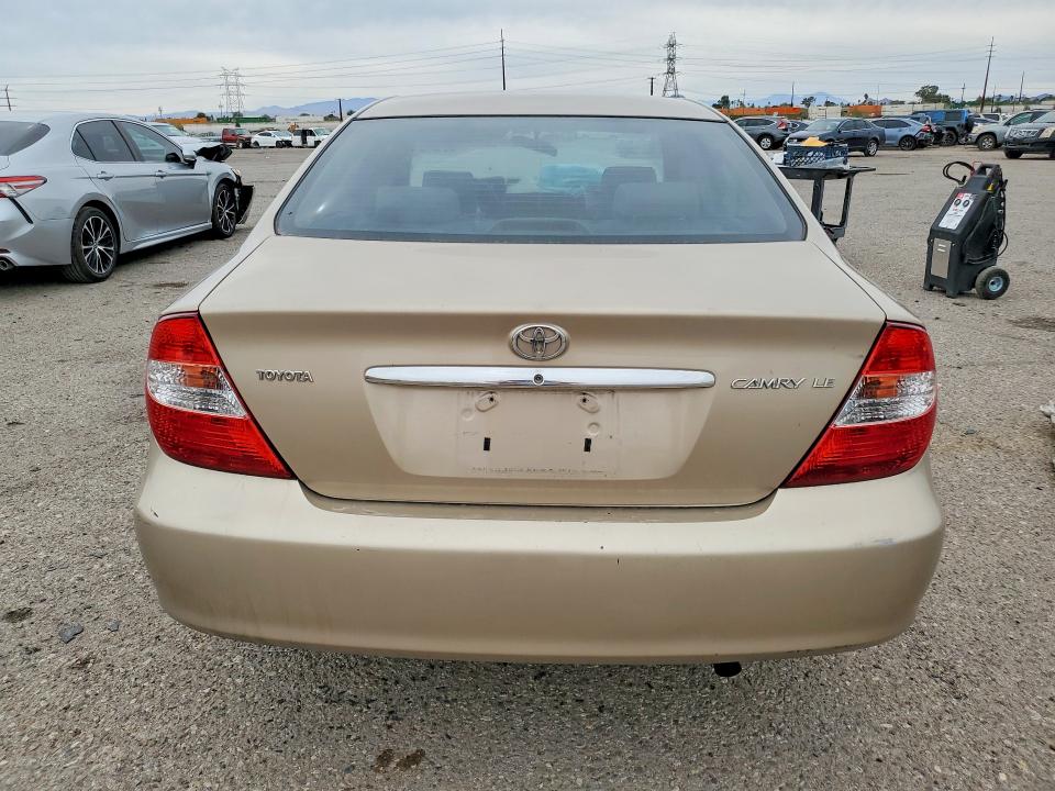 Photo 6 from auction – 2002 TOYOTA CAMRY LE with VIN 4T1BE32K62U082933