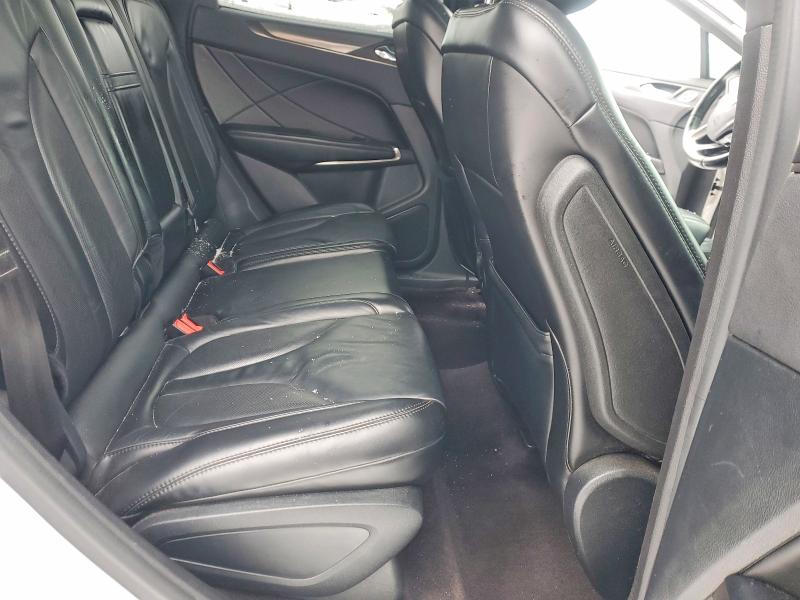 Photo 11 from auction – 2017 LINCOLN MKC SELECT with VIN 5LMCJ2D92HUL04300