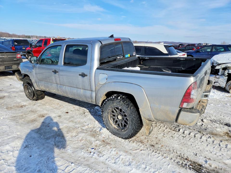Photo 2 from auction – 2014 TOYOTA TACOMA DOU with VIN 3TMLU4ENXEM151526