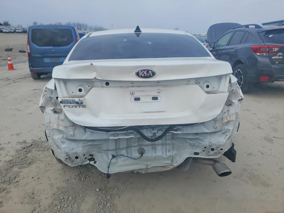 Photo 6 from auction – 2021 KIA FORTE with VIN 3KPF24AD4ME334459