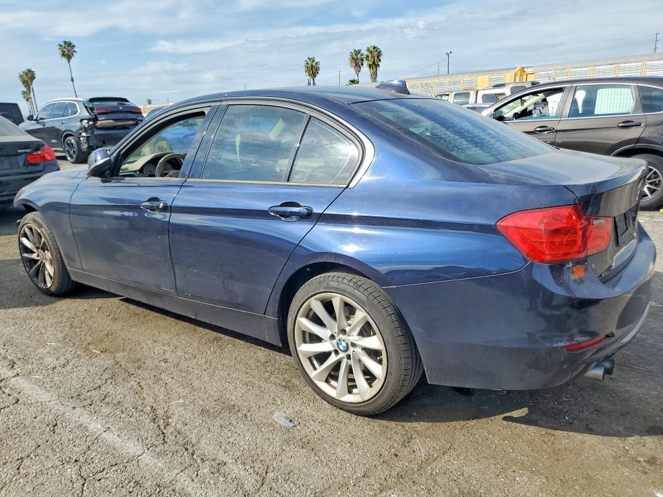 صورة رقم 2 من المزاد - 2012 BMW 328 I SULE مع VIN WBA3C1C55CF433636
