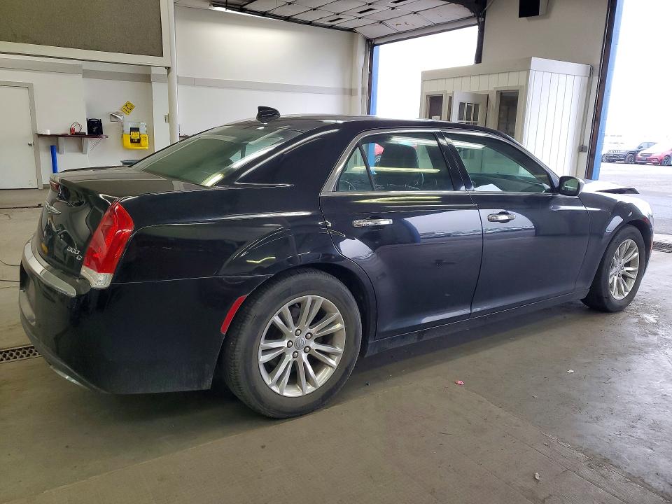 Photo 3 from auction – 2016 CHRYSLER 300C with VIN 2C3CCAEG3GH216726