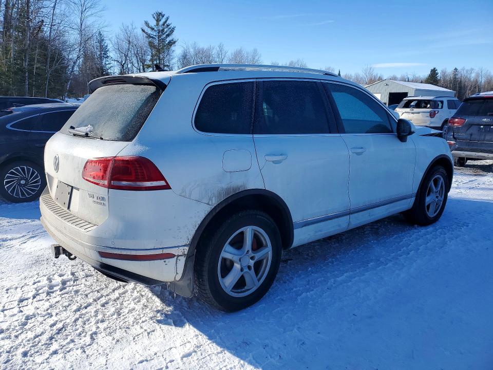 Photo 3 from auction – 2015 VOLKSWAGEN TOUAREG TD with VIN WVGDP9BP1FD004969