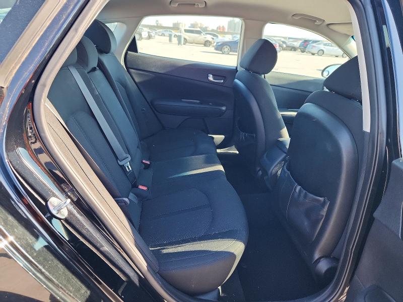 Photo 10 from auction – 2017 KIA OPTIMA with VIN 5XXGT4L39HG167275